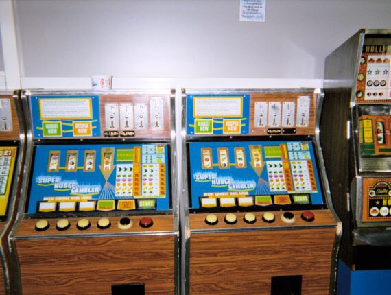 Same slot, different RTP: the number your casino chooses for you